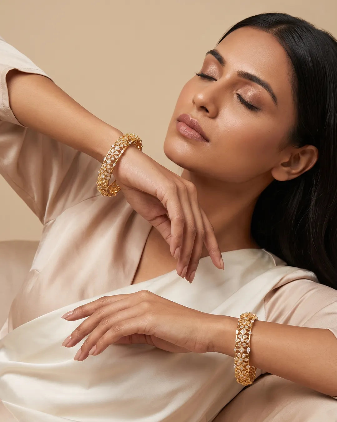 Golden Floral Elegance Bangle
