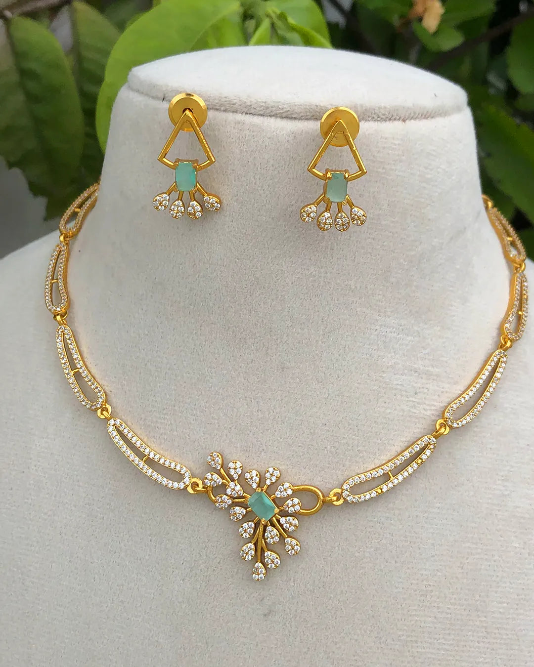 Aadhira Mint Spark Jewellery Set