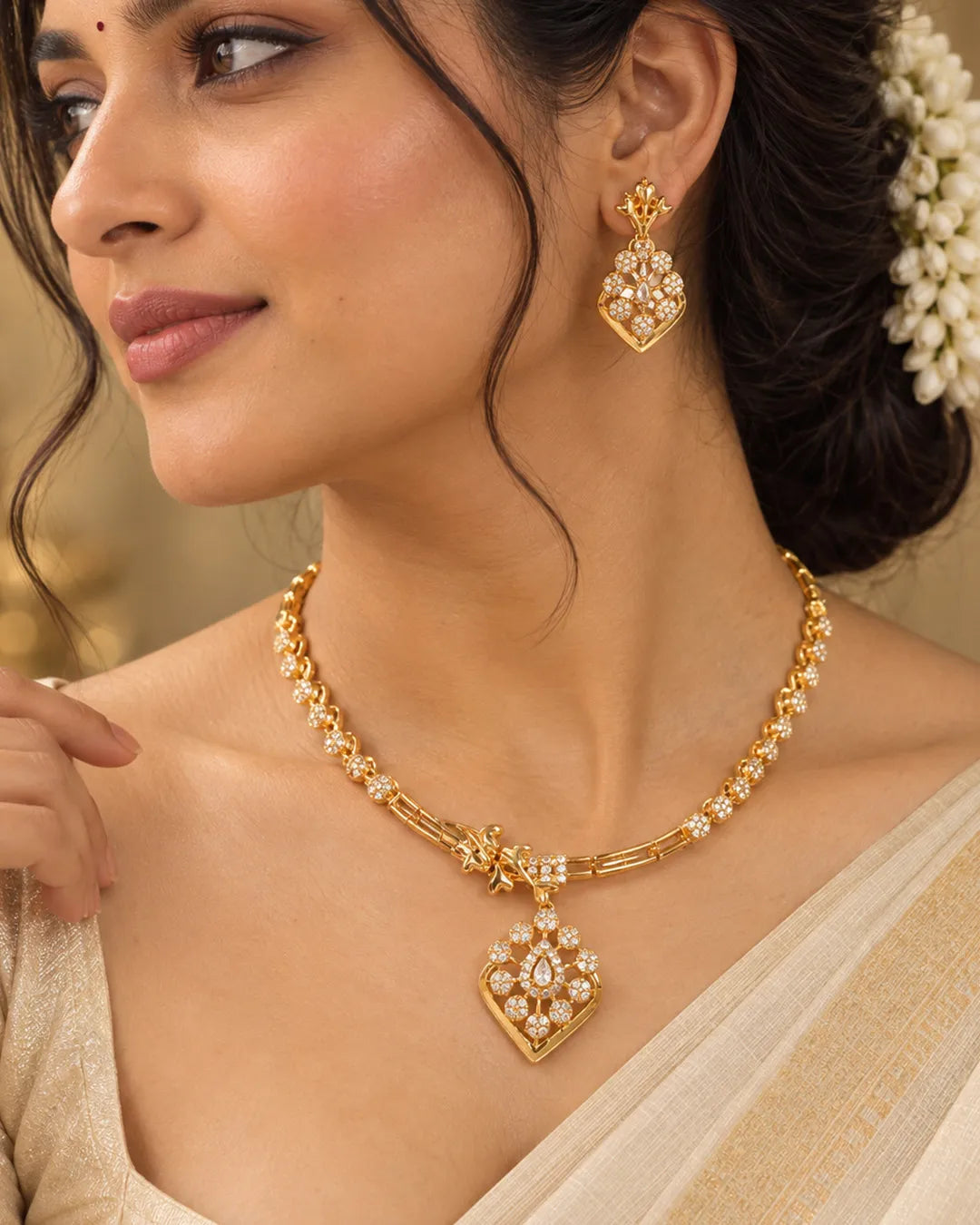 Aarini Gold Petal Crystal Necklace Set