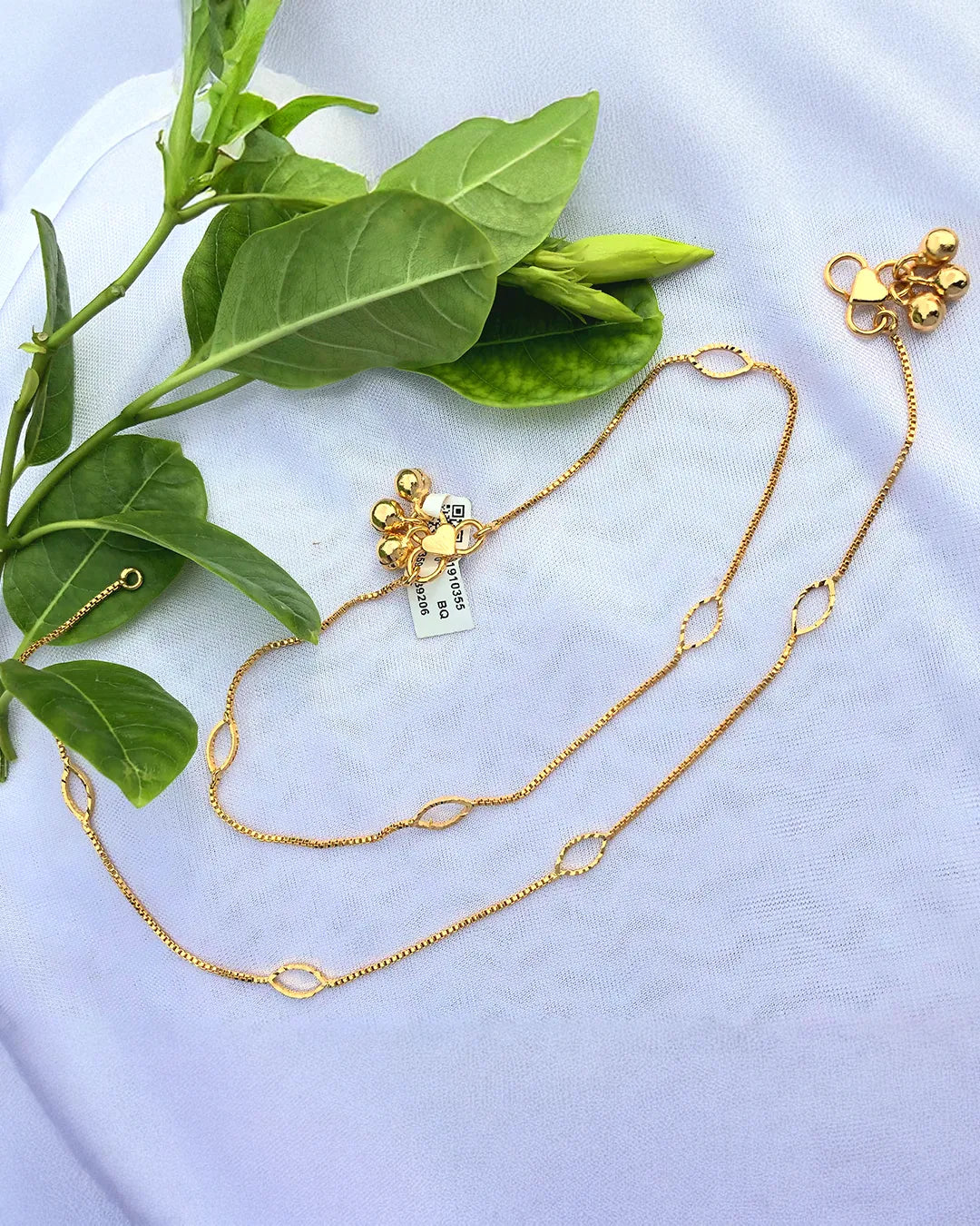 Leora Leaf Link Gold Anklets