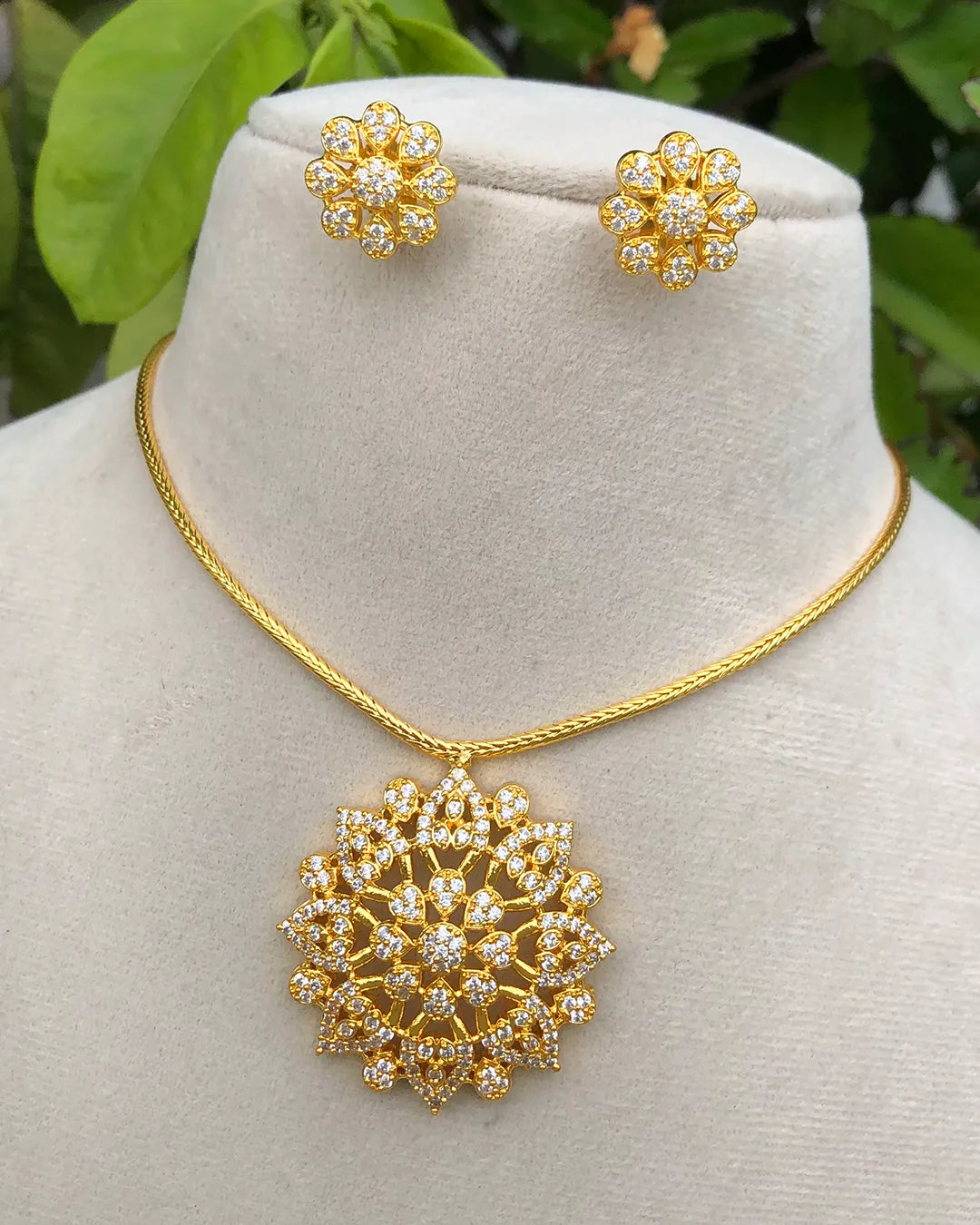 Swarna Bloom Jewellery Set